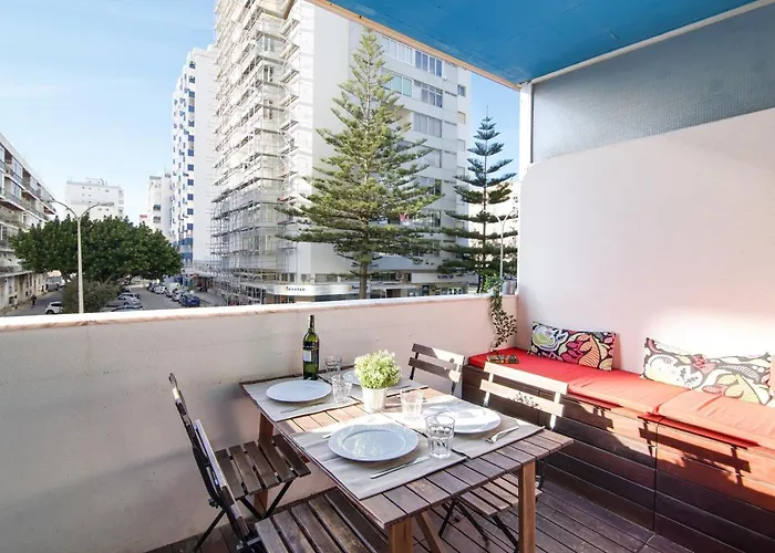 Modern Apartment By The Sea