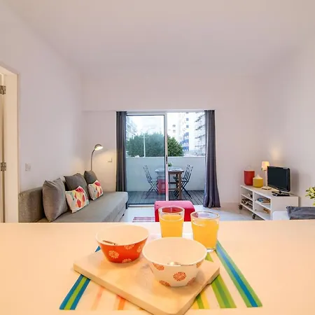 Modern Apartment By The Sea Quarteira Exterior photo