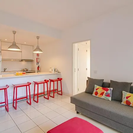Modern Apartment By The Sea Quarteira Exterior photo
